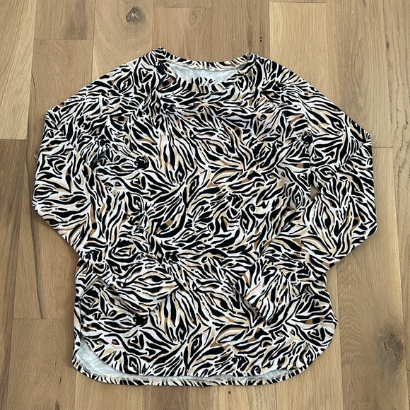 Lilly Pulitzer UPF 50+ Luxletic Blythe Pullover - Picture 2 of 6